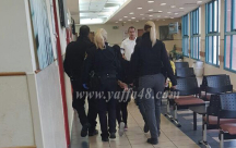 بتهمة أنها تحمل سكيناً - اعتقال سيدة من يافا داخل مجمع تجاري في بات يام !!