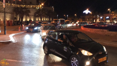 ازدحامات مرورية خانقة بمنطقة دوار الساعة بيافا والشرطة تُغلق شوارع