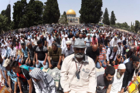 200 ألف مصل أدوا صلاة الجمعة الثانية من رمضان في الأقصى