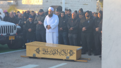 أهالي الرملة يشيعون جثمان الشاب عبد الرحمن العبرة ضحية جريمة الطعن