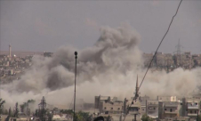 مقتل العشرات بغارات على حلب وإدلب وقصف داريا