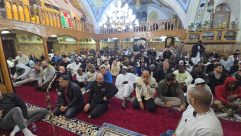 أهالي مدينة يافا يؤدون صلاة عيد الفطر في مسجد المحمودية بيافا