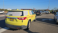 عمليات انعاش لسائق دراجة نارية بحادث طرق قرب الرملة