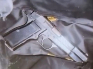 تفاخر بسلاح فوق رأس طفله الرضيع.. اتهام شابين من عرابة بحيازة سلاح وذخيرة