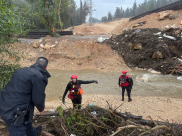 لليوم الثاني على التوالي: مواصلة أعمال البحث عن فتى سحبته السيول في منطقة موديعين