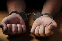 الشرطة: اعتقال مشتبه من الرملة بالاعتداء على شخص في تل ابيب 