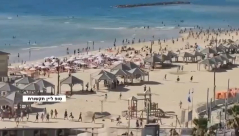  فيديو من شاطئ تل ابيب أثناء دوي صفارات الإنذار 