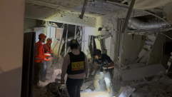 صاروخ انشطاري يُلحق أضراراً جسيمة في رمات غان، تل ابيب، بني براك وبيتح تكفا