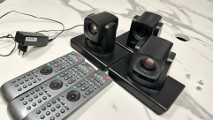 كاميرات HD BTZ مع جهاز تحكم ومِكسر للبيع – فرصة مناسبة لغرف البودكاست