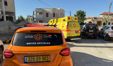 مسلّحون يقتحمون منزل مواطن ويطلقون النار عليه في عرابة