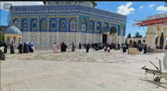 إخراج المصلين من المسجد الأقصى في ظل التصعيد الأمني وتبادل الهجمات