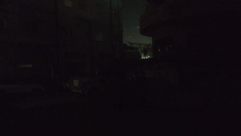 انقطاع التيار الكهربائي يُغرق منطقة دوار الساعة وحي العجمي في يافا بالظلام