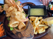 مطعم "أفلوكا" – وجهتكم لنكهات البحر الأصيلة من قلب يافا .. تعرفوا على وجبة هذا الأسبوع