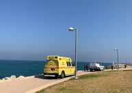  مصرع شاب (40 عامًا) عثر عليه عالقا بين صخور كاسر الأمواج جنوب ميناء يافا