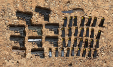 الجيش الاسرائيلي: احباط محاولة تهريب عشرة مسدسات على الحدود المصرية