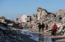 إعلام إسرائيلي يتحدث عن مرحلة حساسة لصفقة نهائية بشأن غزة  