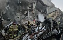 انتشال جثتين من أنقاض مبنى في حيفا بعد الهجوم الصاروخي الإيراني