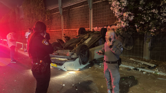 يافا: إصابتان بحادث طرق ذاتي وانقلاب مركبة في شارع شلافيم