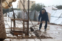 وفاة طفلة بردا بالنصيرات واحتراق مواطنة وطفلها و اصابات بمركز إيواء بغزة