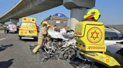 مصرع سيدة ورضيع واصابات خطيرة لرجل وطفل بحادث طرق مروّع