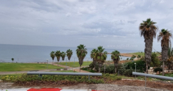 الطقس: أجواء باردة وزخات متفرقة من الأمطار