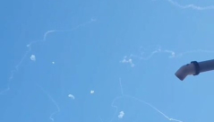 انفجارات ضخمة في سماء يافا إثر إطلاق صواريخ من إيران باتجاه مركز البلاد