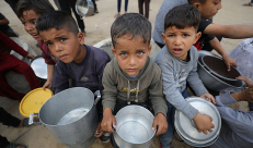 "أونروا": مئات الآلاف من أهالي غزة يتناولون وجبة واحدة كل يومين أو ثلاثة