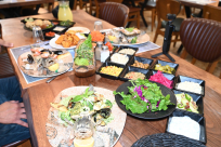 مطعم أفلوكا في يافا يفتح شهيّة المتابعين عبر فيديو تفاعلي يجيب عن أبرز أسئلتهم