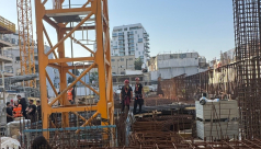 تخليص عامل علق على رافعة بارتفاع 40 متراً في ورشة بناء بيافا