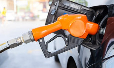 رفع أسعار الوقود ب 7 أغورات فجر الأربعاء