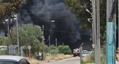 حريق قرب شارع 44 يهدد مبانٍ ومصانع 