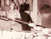 صورة نادرة لأحد أفران حي العجمي في يافا بعد 1948 .. ساعدنا على توثيقها