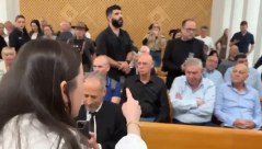 صراخ وشتائم في المحكمة العليا والقضاة يعلقون جلسة النظر في إقالة رئيس الشاباك