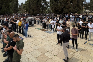 70 ألف مصل يؤدون الجمعة في المسجد الأقصى

