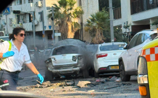 صورة من انفجار السيارة في يافا. أنباء تتحدث عن قتيل في المكان
