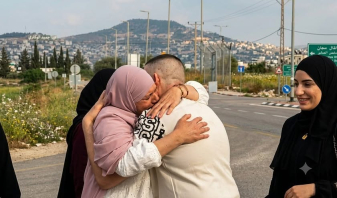 بعد 45 شهرًا من الاعتقال.. الإفراج عن معتقل هبّة الكرامة طارق كيوان من جديدة المكر
